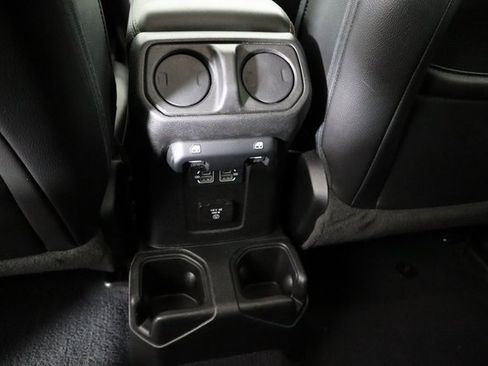 Used 2023 Jeep Gladiator Overland image 18