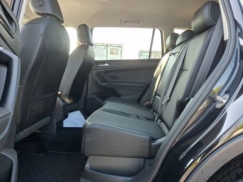 Used 2023 Volkswagen Tiguan SE AWD/4WD image 13