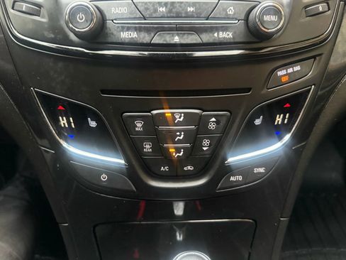 Used 2017 Buick Regal Sport Touring image 19