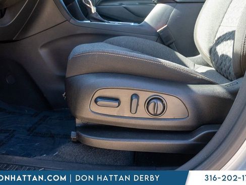 Used 2024 Chevrolet Equinox LT image 17