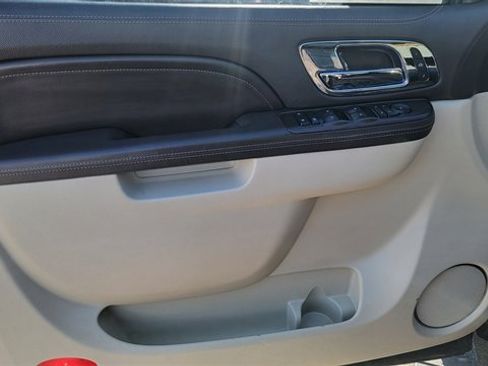 Used 2014 Cadillac Escalade ESV Platinum image 23