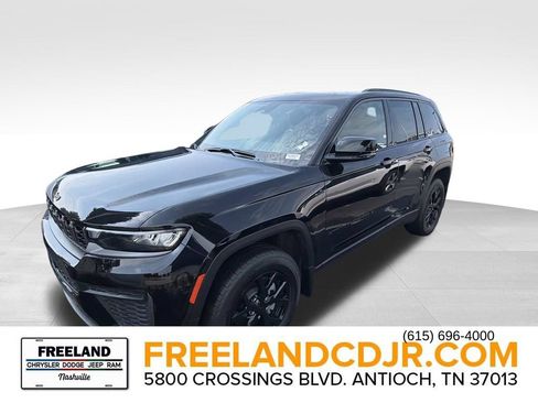 New 2026 Jeep Grand Cherokee Altitude AWD/4WD image 5