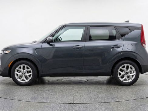 Used 2025 Kia Soul LX w/ LX Technology Package FWD image 5