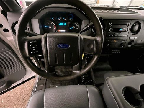Used 2015 Ford F550 4x4 Regular Cab Super Duty image 5