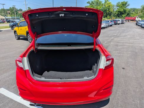 Used 2017 Chevrolet Cruze LT w/ Convenience Package FWD image 27