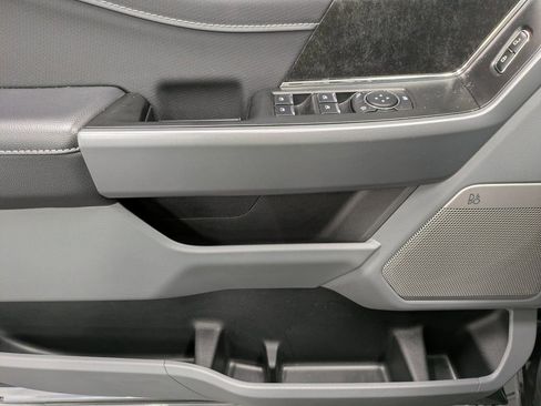 Used 2025 Ford F150 Lightning Flash image 9