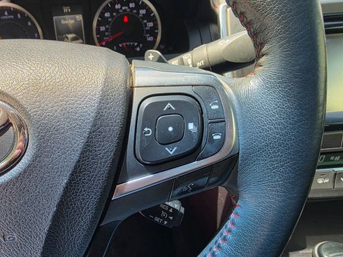 Used 2017 Toyota Camry XSE FWD image 18