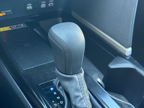 Used 2025 Toyota Camry LE image 33