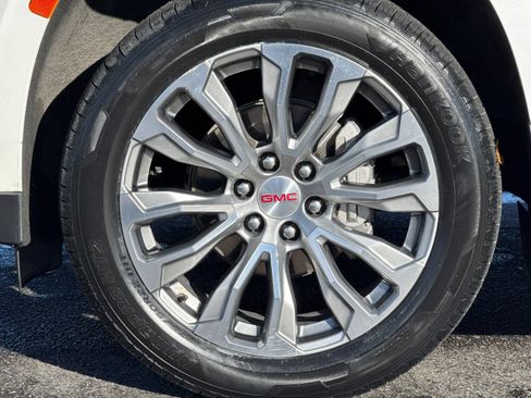 Used 2022 GMC Yukon Denali image 32