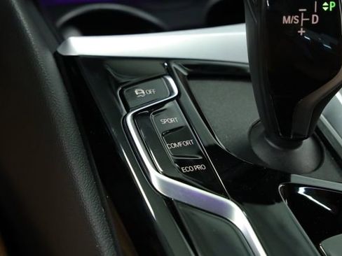 Used 2023 BMW 540i w/ Convenience Package image 24