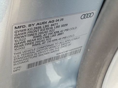 Certified 2025 Audi Q8 Premium Plus w/ Premium Plus Package AWD/4WD image 31