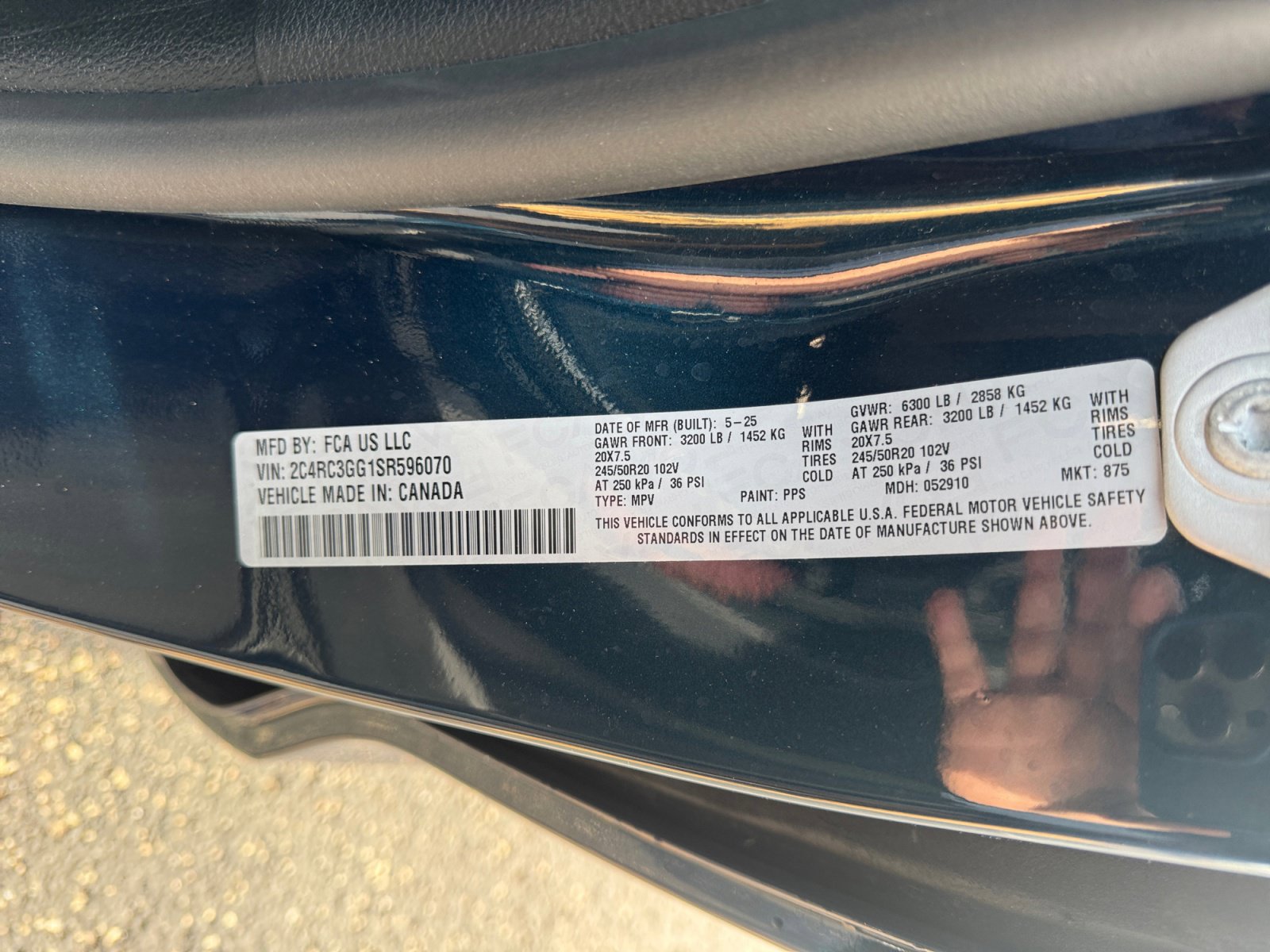 Used 2025 Chrysler Pacifica Limited w/ Trailer Tow Group AWD/4WD image 19