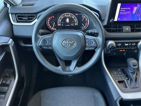 Used 2025 Toyota RAV4 XLE AWD/4WD image 27