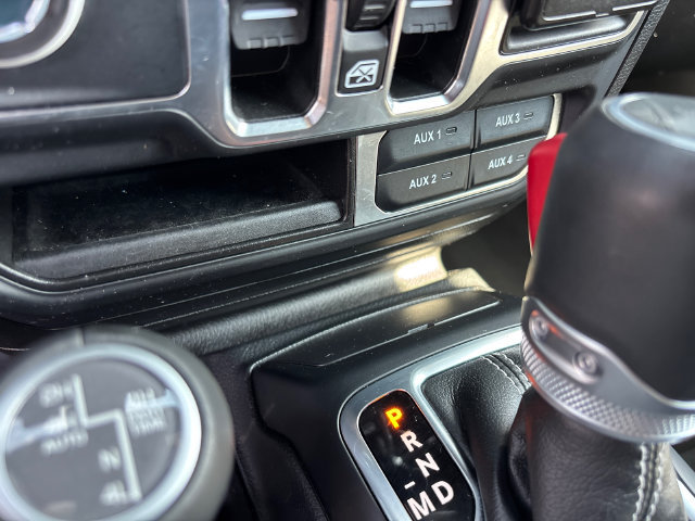 Used 2022 Jeep Wrangler Unlimited Sahara w/ Cold Weather Group AWD/4WD image 24