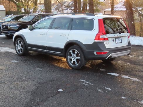 Used 2015 Volvo XC70 T6 Platinum image 3