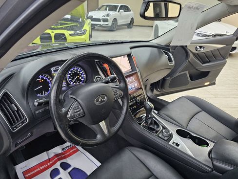 Used 2016 INFINITI Q50 3.0t Premium w/ Driver Assistance Package image 19