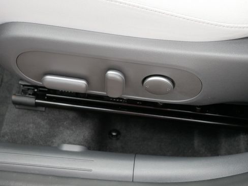 Certified 2024 Hyundai Kona SEL w/ Convenience Package FWD image 20