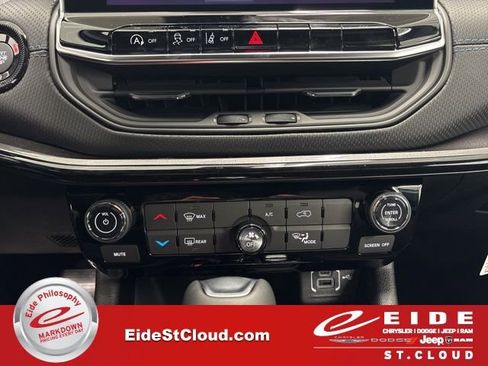 New 2026 Jeep Compass Latitude image 33