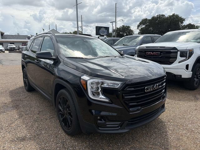 Used 2024 GMC Terrain SLT w/ Elevation Edition FWD image 4