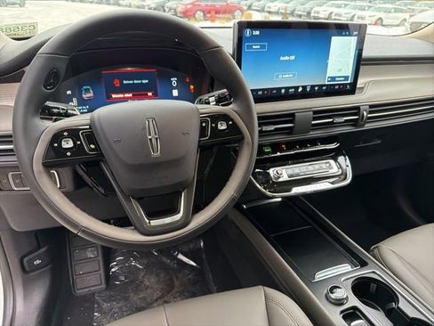 New 2026 Lincoln Corsair Premiere image 9