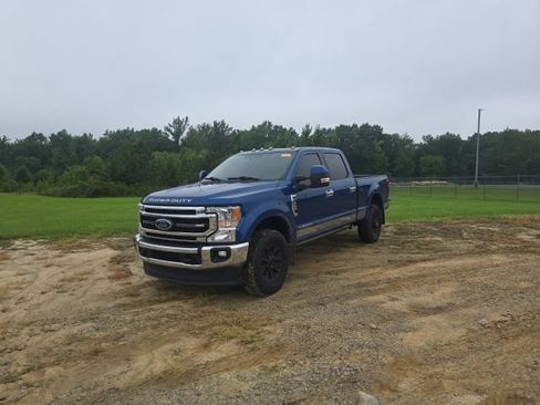 Used 2022 Ford F250 Lariat w/ Lariat Value Package AWD/4WD image 2