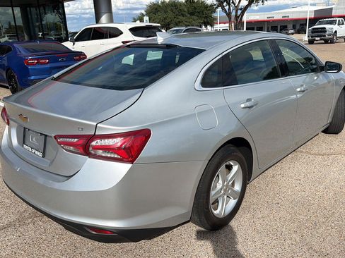 Used 2022 Chevrolet Malibu LT FWD image 3