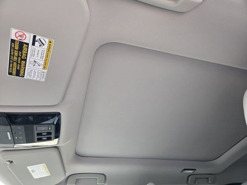 New 2026 Mitsubishi Outlander SE FWD image 20