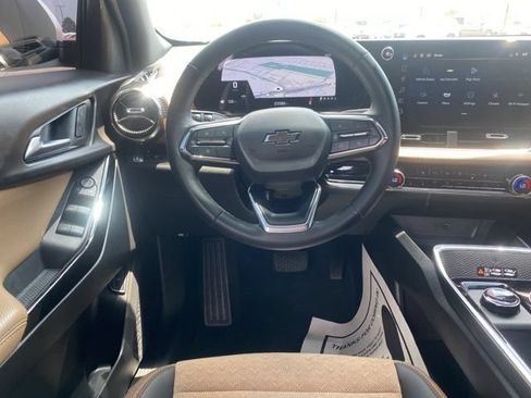 Used 2025 Chevrolet Equinox ACTIV w/ LPO, Floor Liner Package FWD image 17