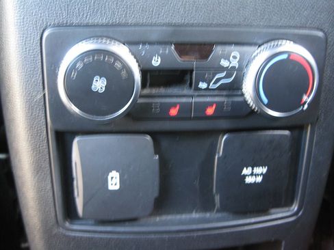 Used 2020 Ford Explorer Limited RWD image 29