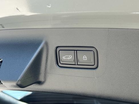 Used 2025 Hyundai Santa Fe SEL AWD/4WD image 17