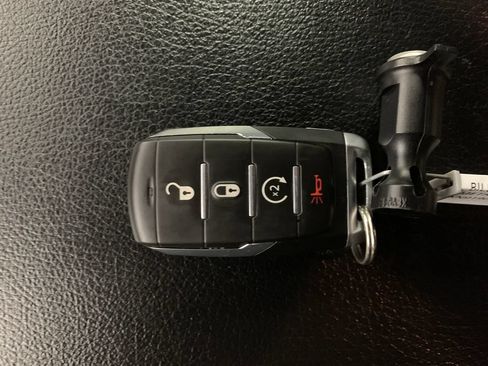 Used 2019 RAM 1500 Big Horn AWD/4WD image 30