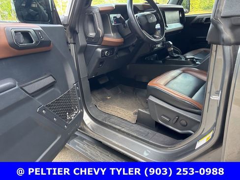 Used 2024 Ford Bronco Outer Banks image 11