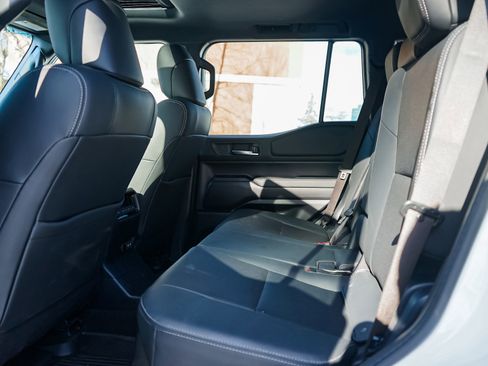 Used 2025 Toyota Land Cruiser image 27