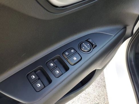 Used 2023 Kia Rio S image 22