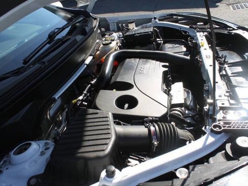 Used 2023 GMC Terrain SLE w/ Driver Convenience Package image 17