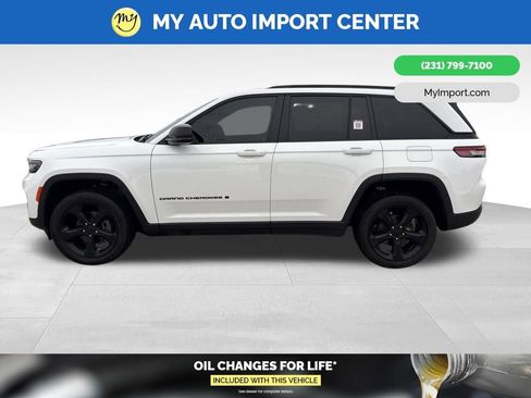 Used 2023 Jeep Grand Cherokee Altitude image 4