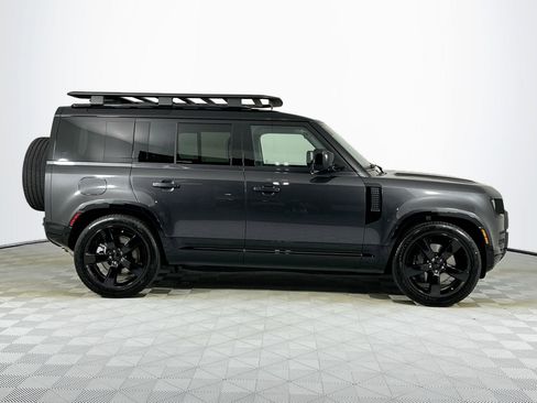 New 2026 Land Rover Defender 110 X-Dynamic SE image 4