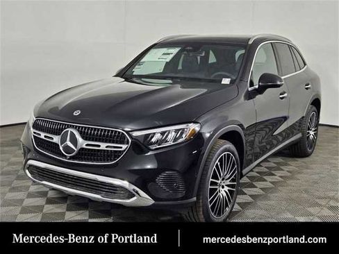 Used 2025 Mercedes-Benz GLC 300 4MATIC image 1