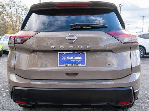 Certified 2025 Nissan Rogue SV image 7