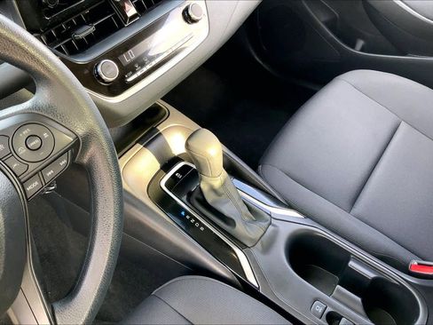 Used 2025 Toyota Corolla LE image 15