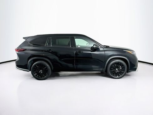 Used 2025 Toyota Highlander XSE AWD/4WD image 10