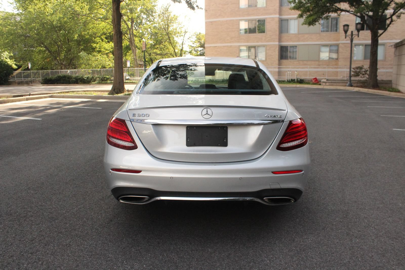 Used 2017 Mercedes-Benz E 300 4MATIC image 8