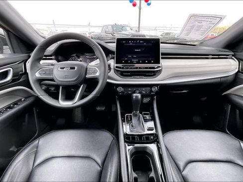 Used 2025 Jeep Compass Limited AWD/4WD image 15