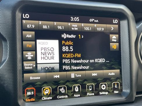 Used 2022 Jeep Wrangler Unlimited Sport w/ Sun And Sound Package image 18