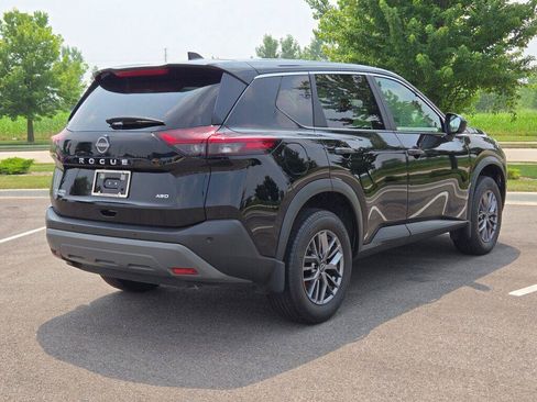 Used 2023 Nissan Rogue S AWD/4WD image 10