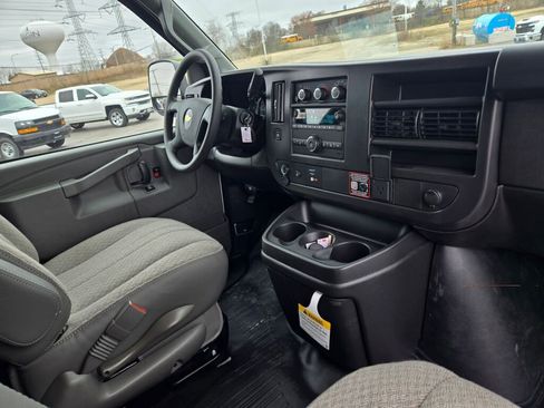 New 2026 Chevrolet Express 2500 image 5
