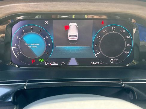 Used 2025 Volkswagen Atlas SE image 12