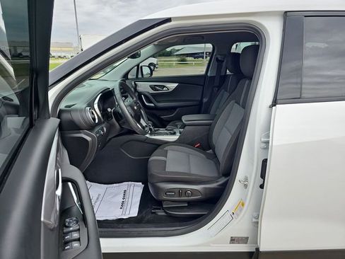 Used 2023 Chevrolet Blazer LT image 18