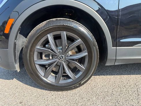 Used 2023 Volkswagen Tiguan SE FWD image 11