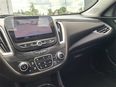 Used 2023 Chevrolet Malibu LT image 28